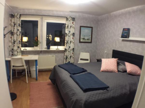 Dubbelrum med extrasäng på markplan i lugnt villaområde, Malmö